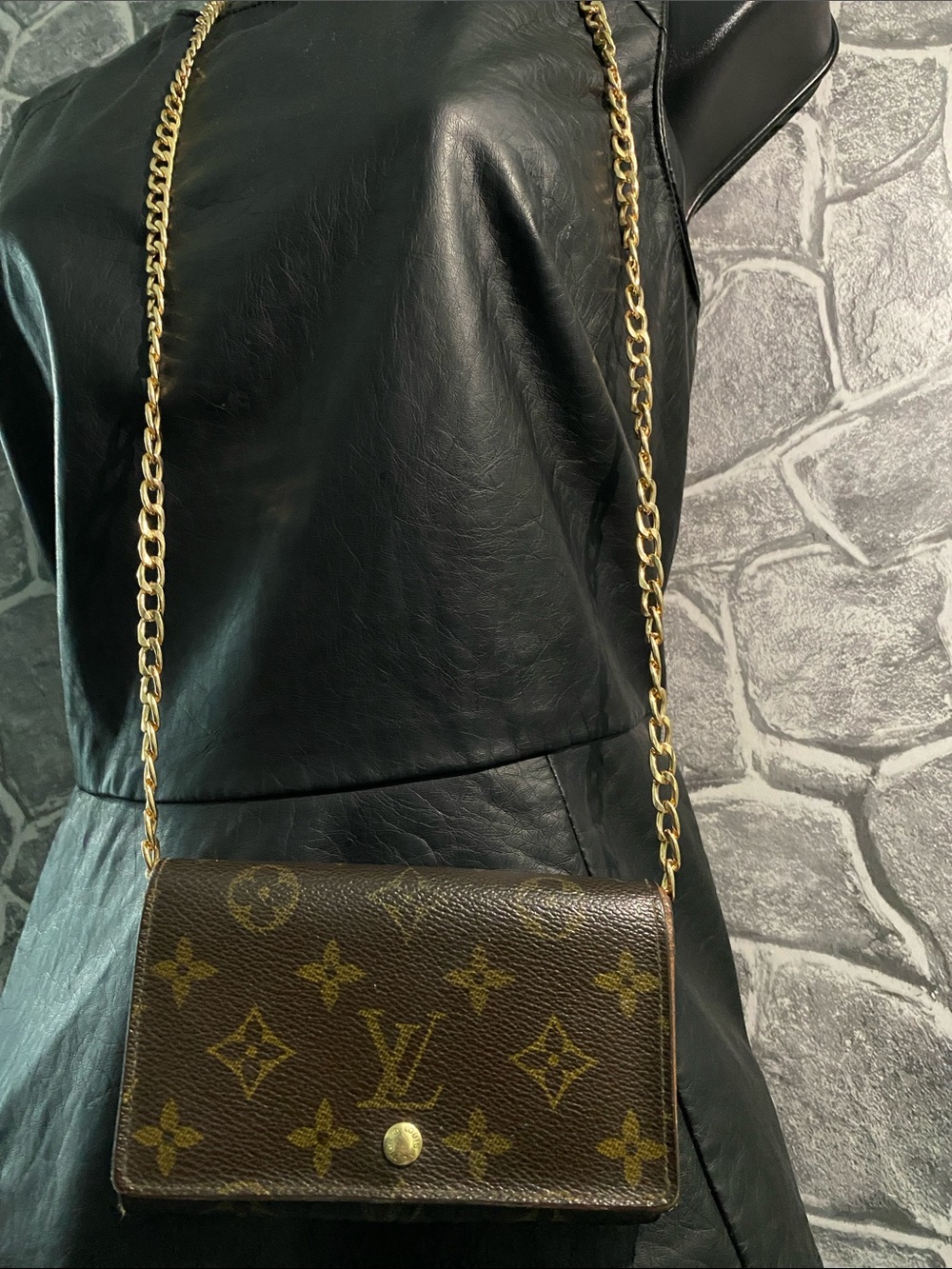 Authentic Louis Vuitton Monogram Bifold Zippy Wallet - Picture 3 of 15